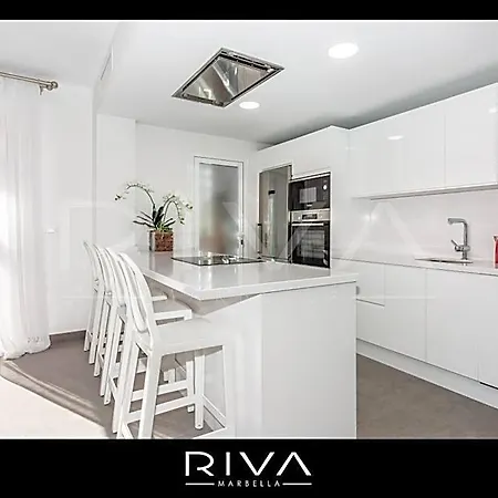 Διαμέρισμα By Riva - 4 Bedroom In Dama De Noche