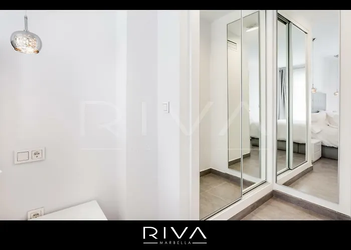 アパート By Riva - 4 Bedroom In Dama De Noche マルベーリャ